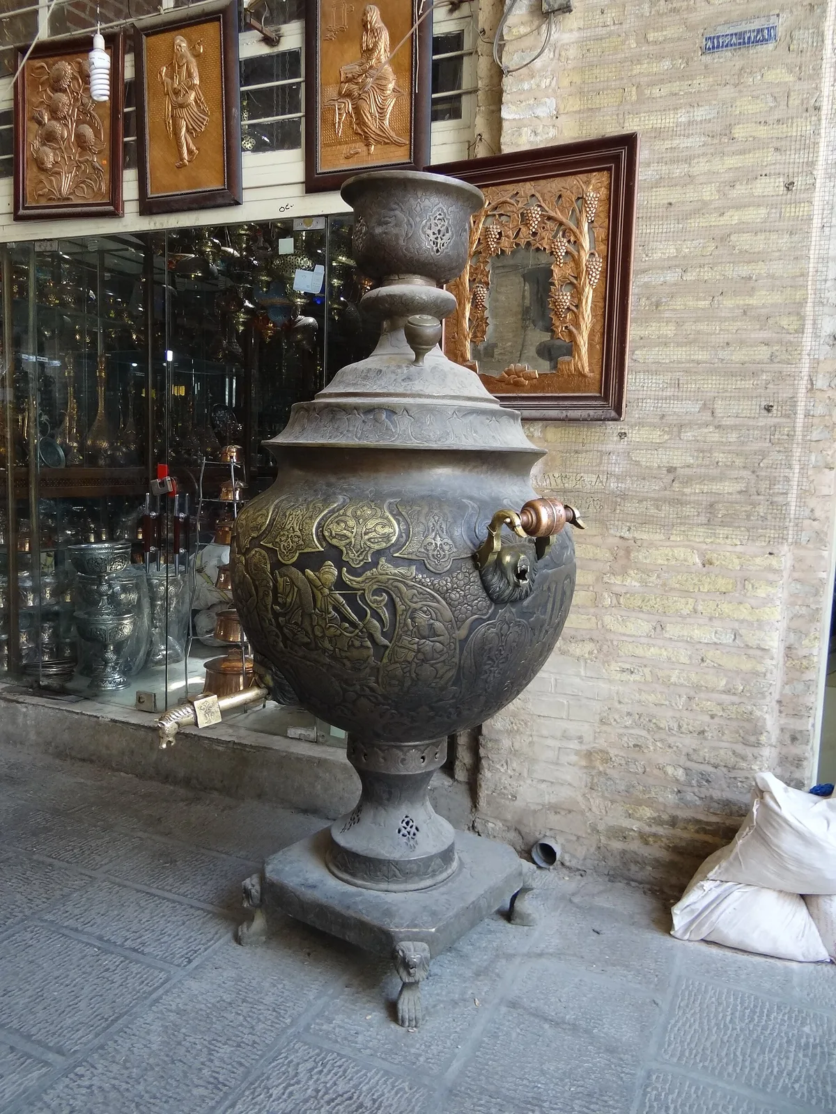 イランの銅器の資料写真 11