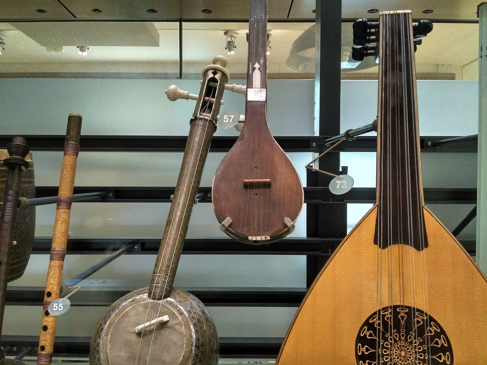 イランの音楽と楽器の資料写真 8